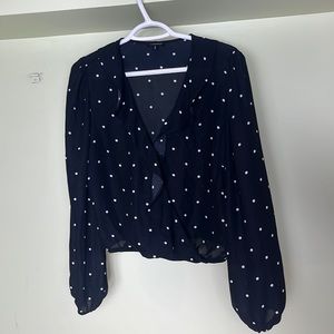 Dynamite Black and white polka dot blouse in size M 🖤🤍
